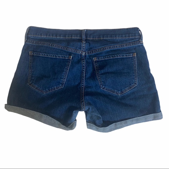 Old Navy | Sz 6 Reg. Fitted Stretch Jean Shorts - Picture 2 of 4